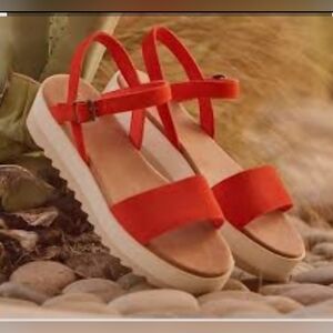 TOMS Brynn Platform Sandals in flame suede